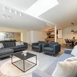 Open Space With Free Parking - Leopoldstadt Apartment Vienna